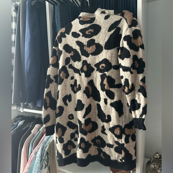 Alter’d State Cheetah Long Line Caridgan - Picture 5 of 6